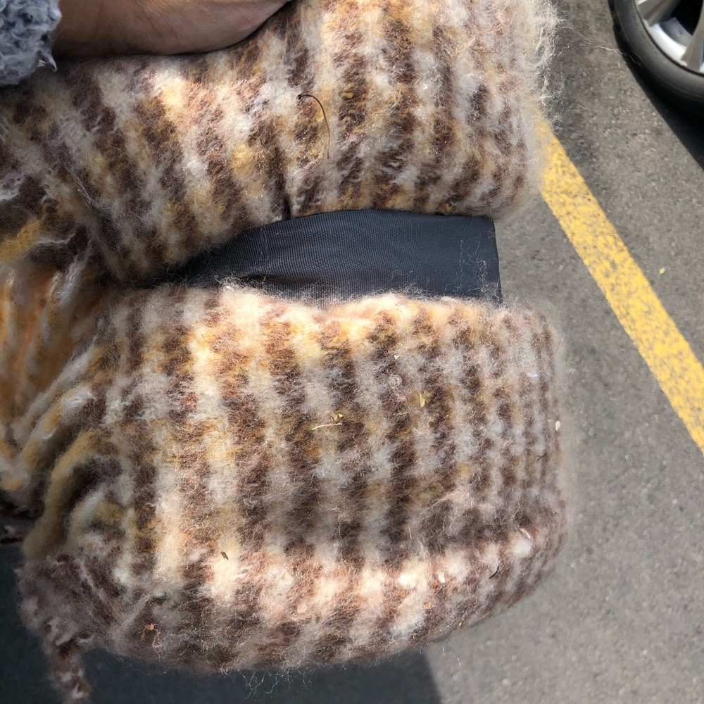 Target threshold throw blanket